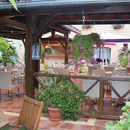 Hotel Restaurant Du Commerce Estang Luaran gambar