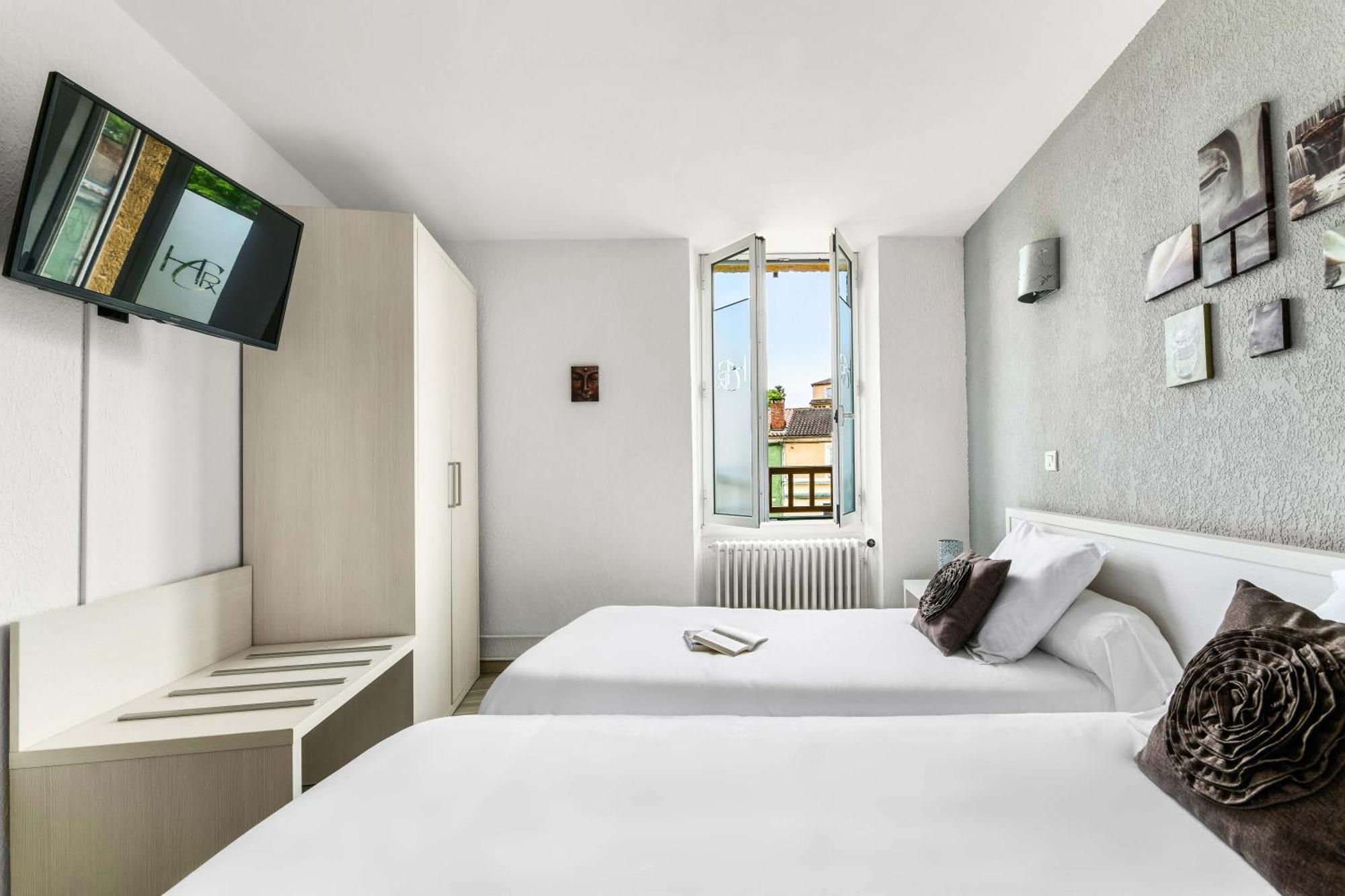 Hotel Restaurant Du Commerce Estang Luaran gambar