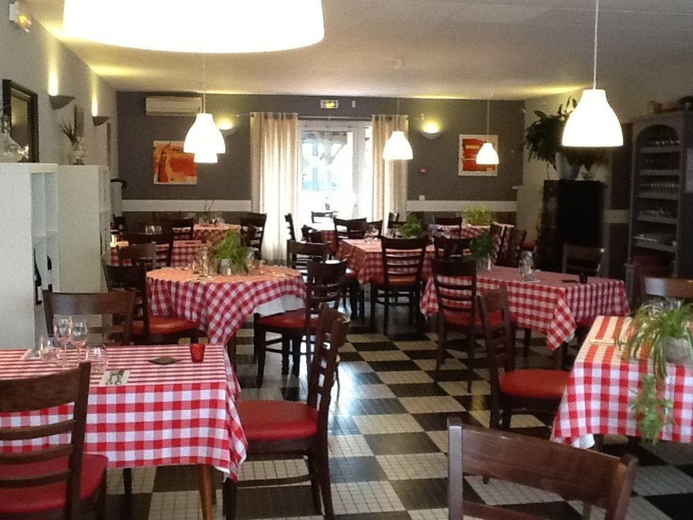 Hotel Restaurant Du Commerce Estang Luaran gambar