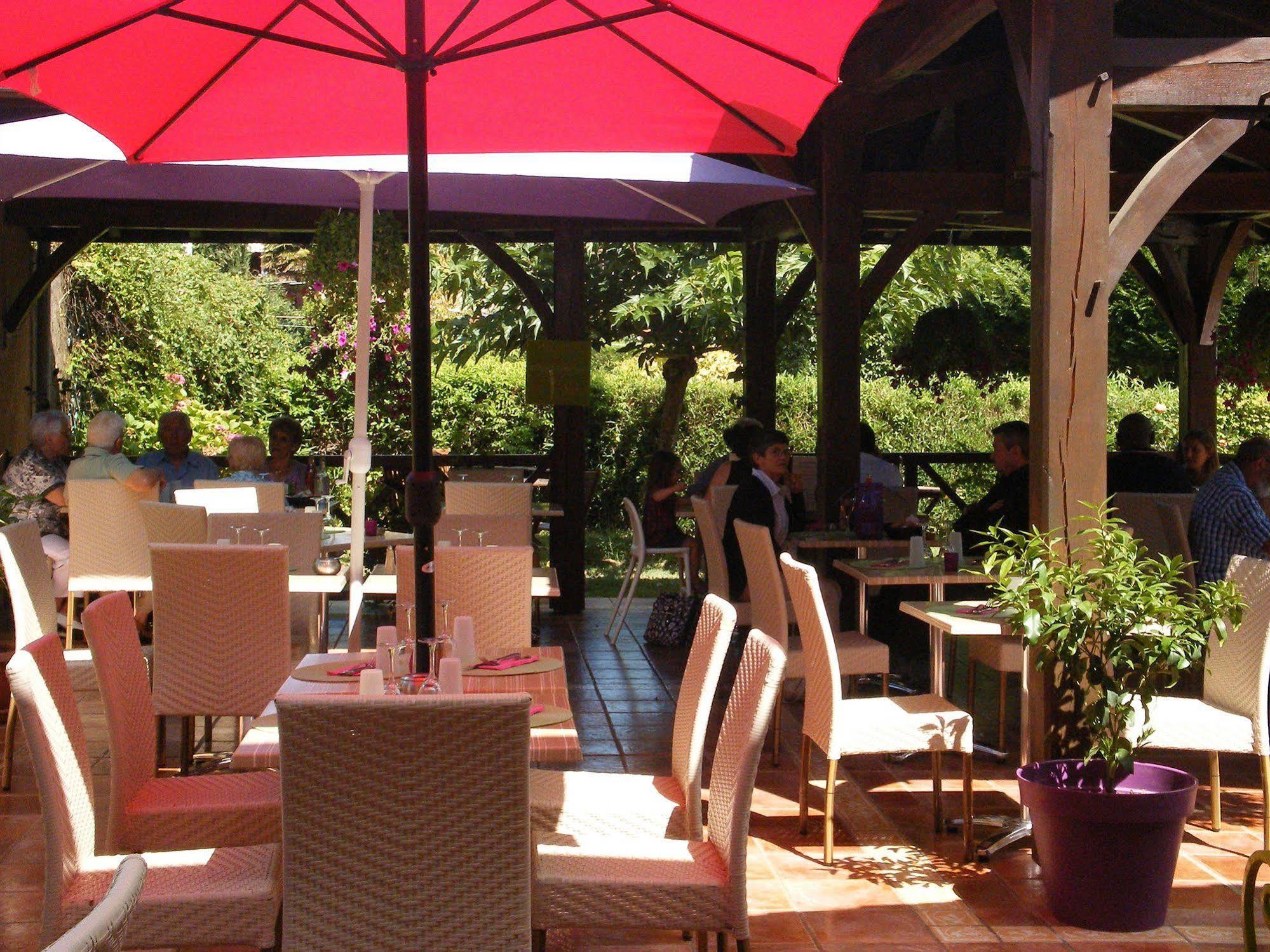 Hotel Restaurant Du Commerce Estang Luaran gambar